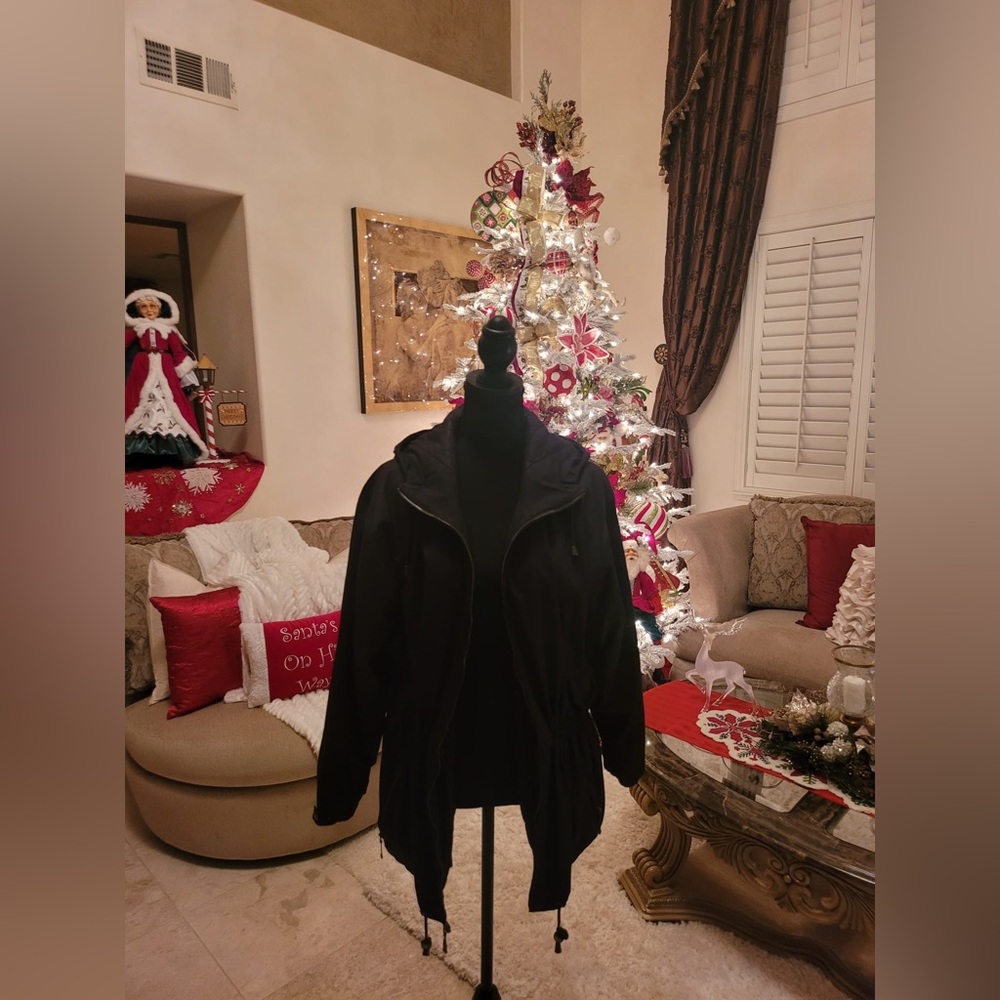 Authentic Burberry Jacket - Picture 13 of 15